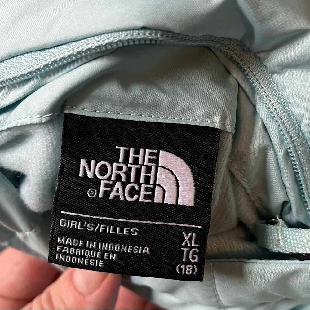 North Face reversible jacket, baby blue and gray. Girls size 18